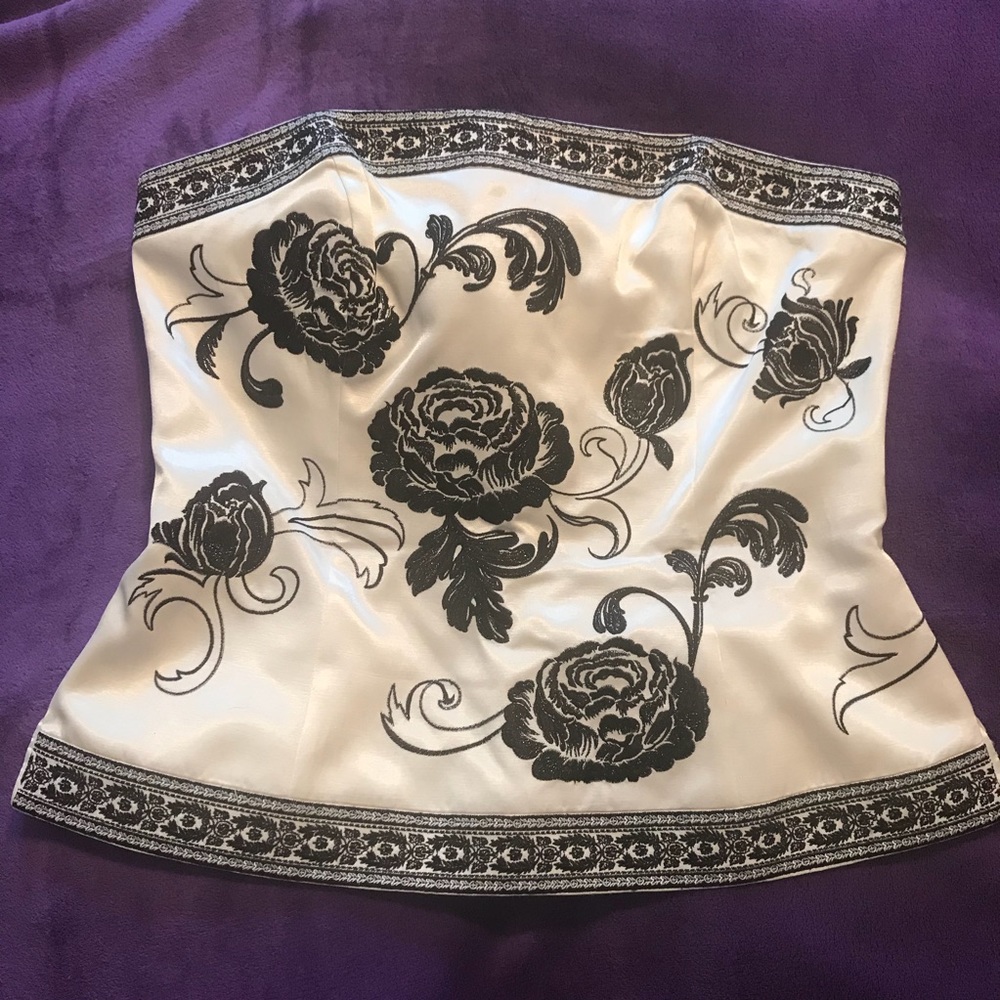 White House Black Market Size 12 Floral Top